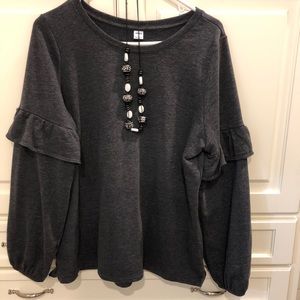 Sweatshirt with ruffled arms